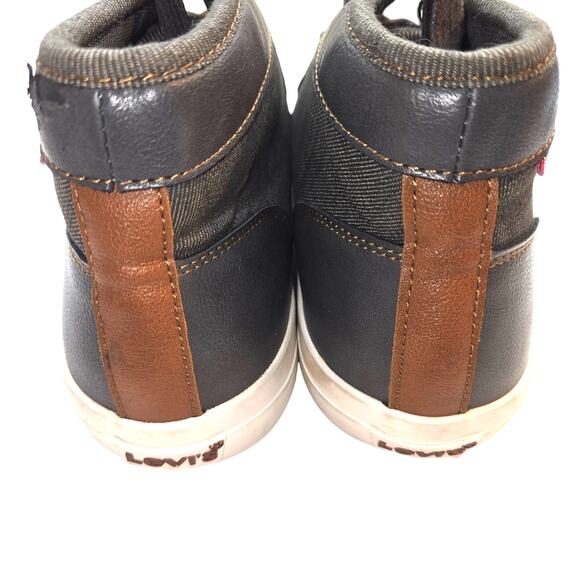 Mens Tennis Shoe 8 Levi's Comfort Black Laces Athletic Sneaker Sports - Picture 2 of 8